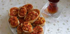 Fırında Salçalı Ekmek Tarifi ve Malzemeleri Fırında Salçalı Ekmek Tarifi ve Malzemeleri