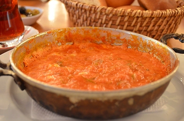 Salçalı Menemen Tarifi ve Malzemeleri